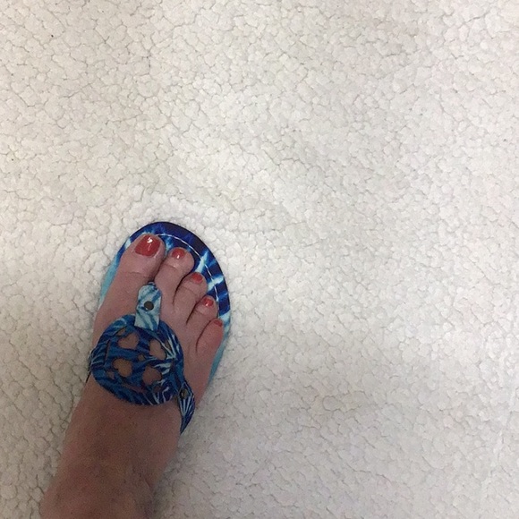 2 FOR ONE $$❣️❣️ABERCROMBIE & EVERGLADES SANDLES 6-7 - Picture 2 of 6